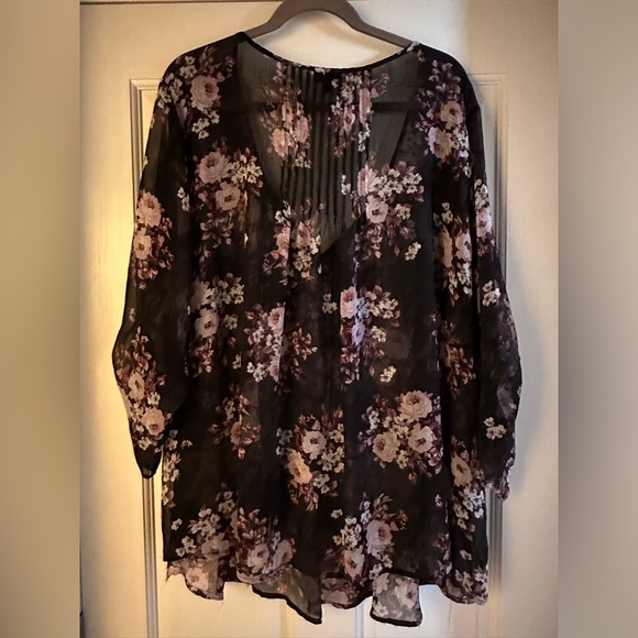 Torrid floral top - Picture 2 of 3